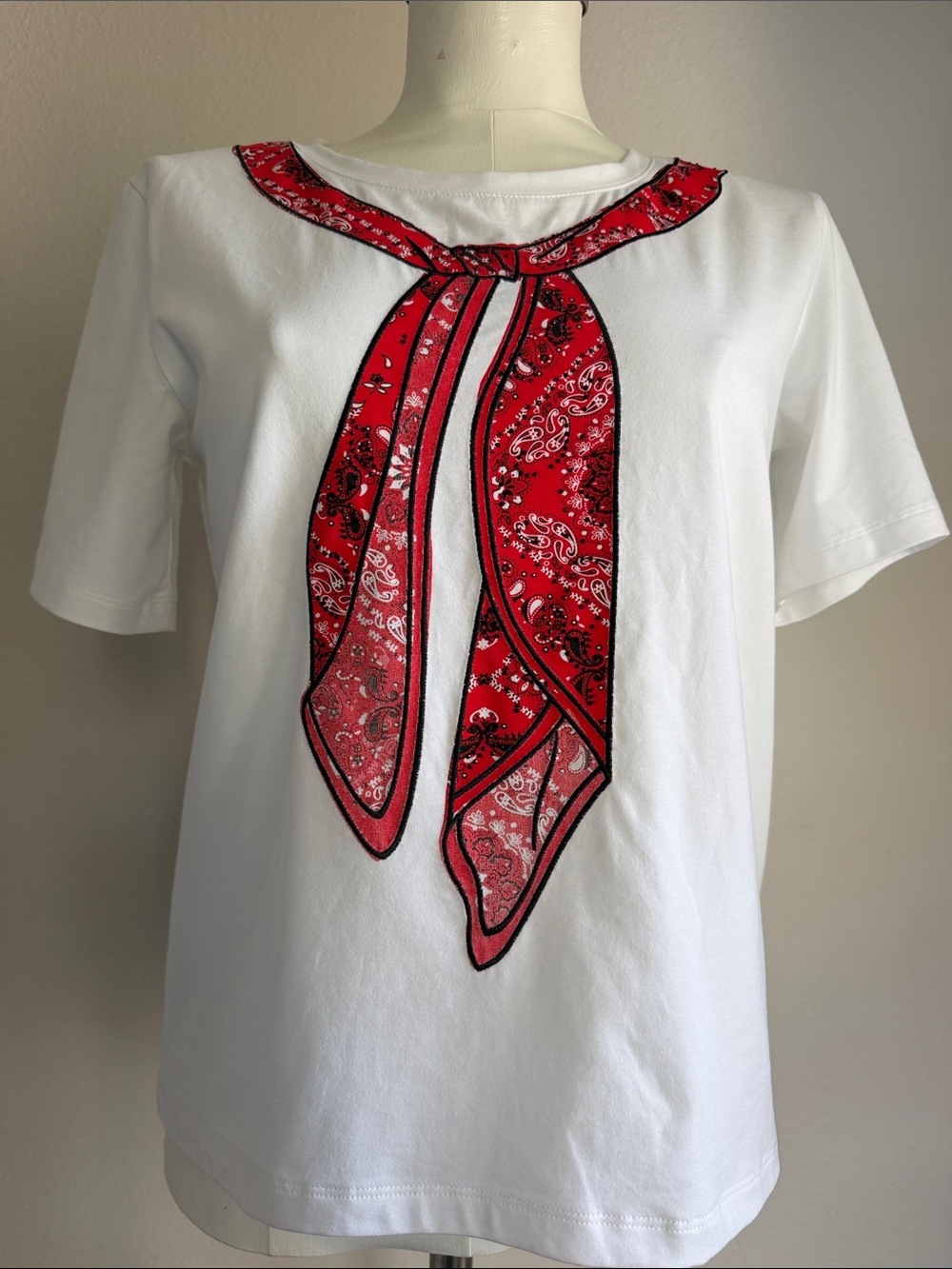 Leo & ugo Paris White Women's Tee with Red Bandana Scarf Embellished Sz S